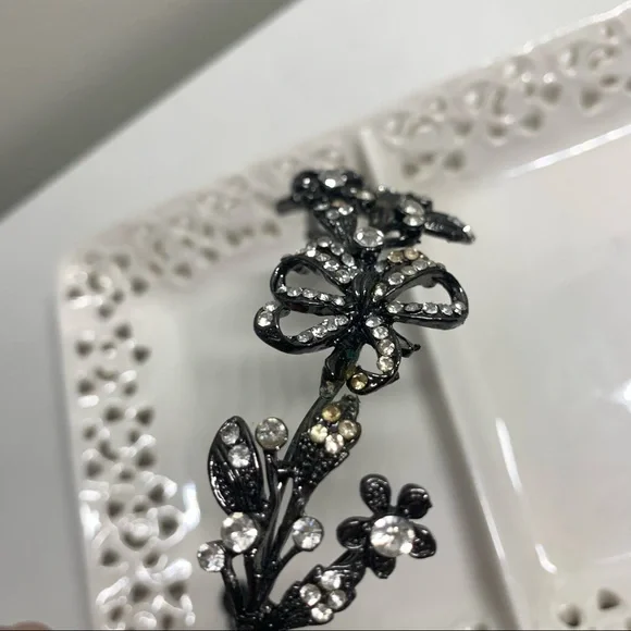 Vera Wang White - Garland Headband in Antique Crystal - Picture 6 of 11